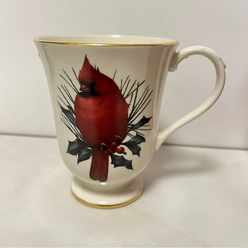 Lenox Winter Greetings Cardinal Footed Coffee Mug 10 ounces